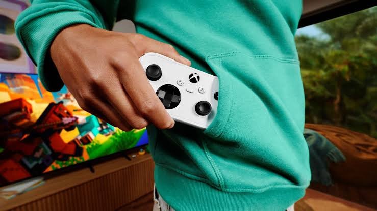 Xbox Nano Controller Is $49.99 With a Built-In Battery, So Why Doesn’t the Full-Size Pad Have One?